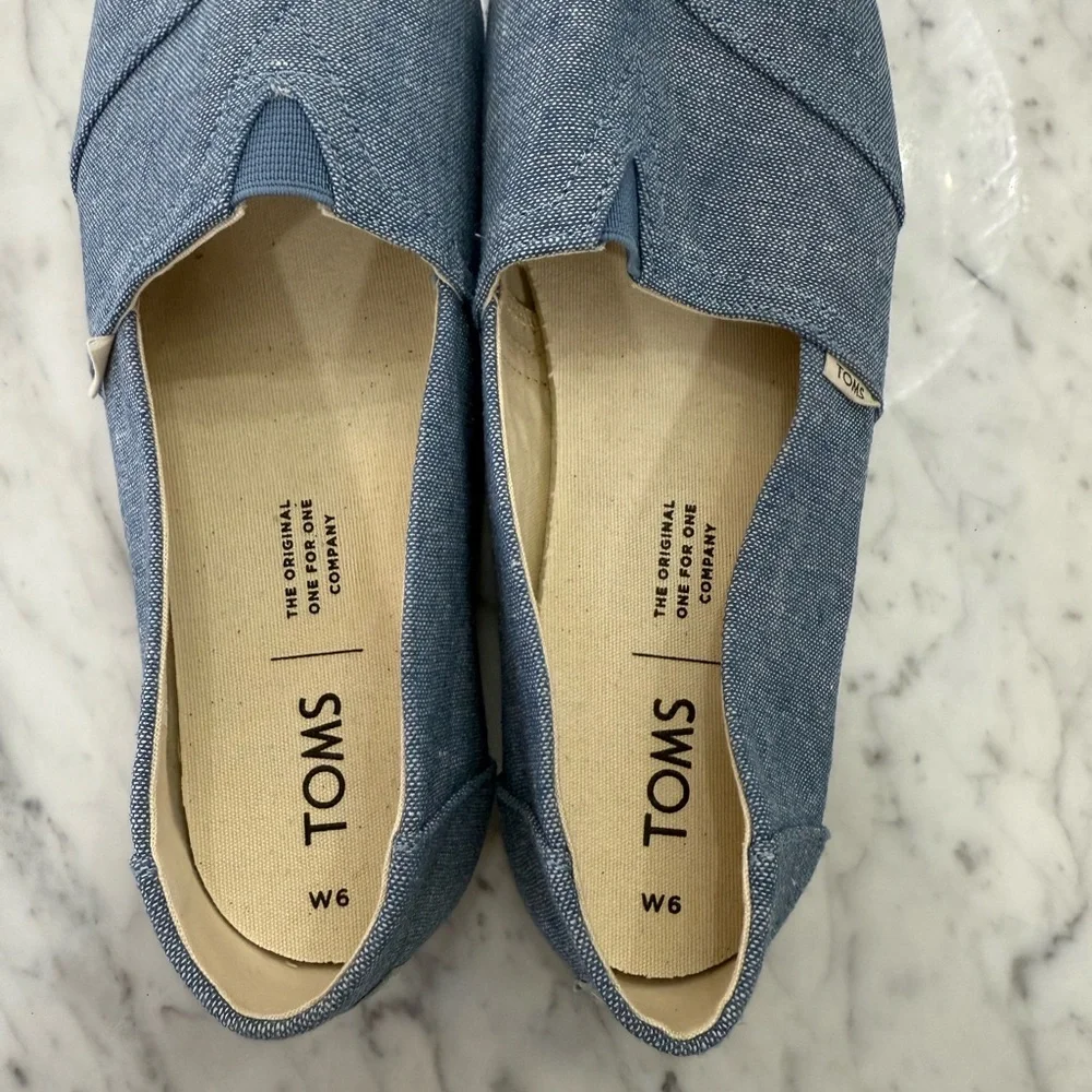 NEW TOMS Denim Blue Casual Slip-Ons Shoes Size 6 - Picture 5 of 6